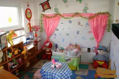 幼儿园活动区布置：娃娃家