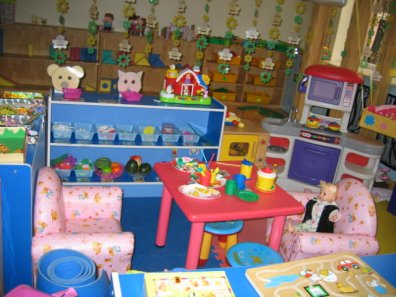 幼儿园活动区布置：娃娃家