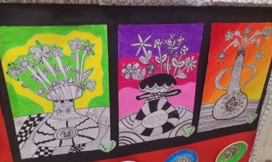 幼儿园环境布置走廊：线条画作品展