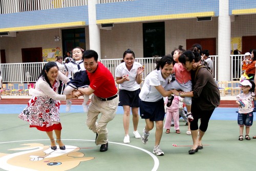 幼儿园主题活动：抬花轿